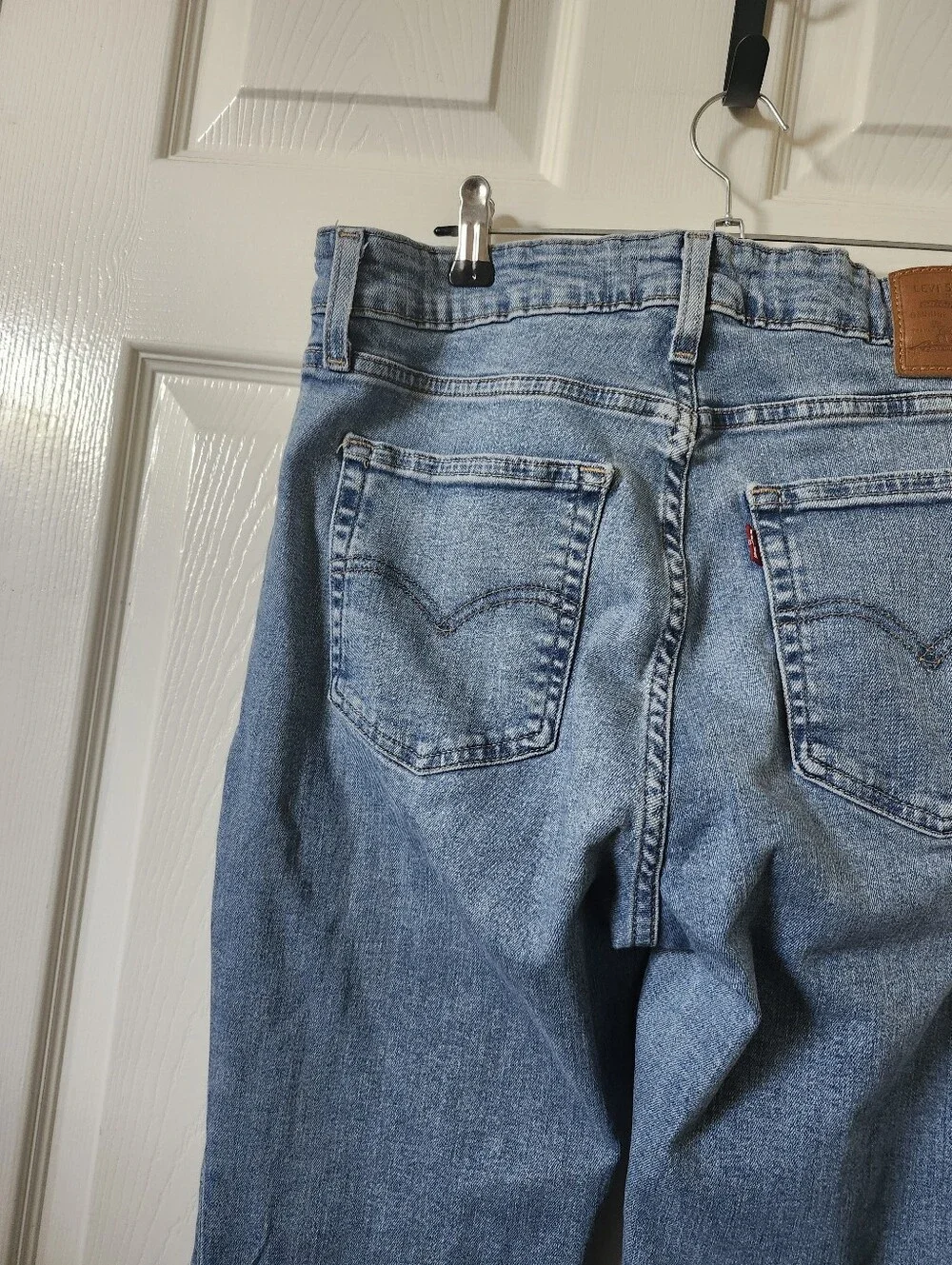 Levis 725 High Rise Bootcut Light Blue Jeans 30